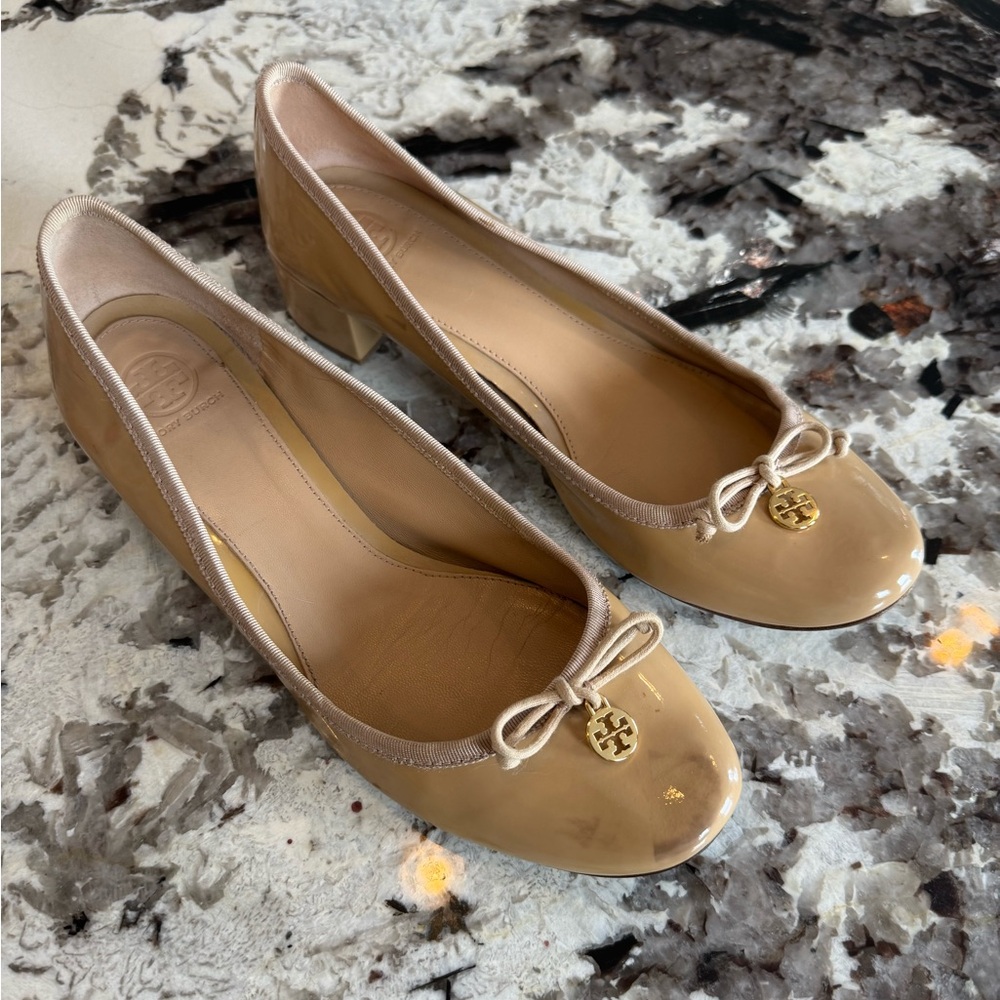 Tory Burch size 10 nude square heel ballet style shoe